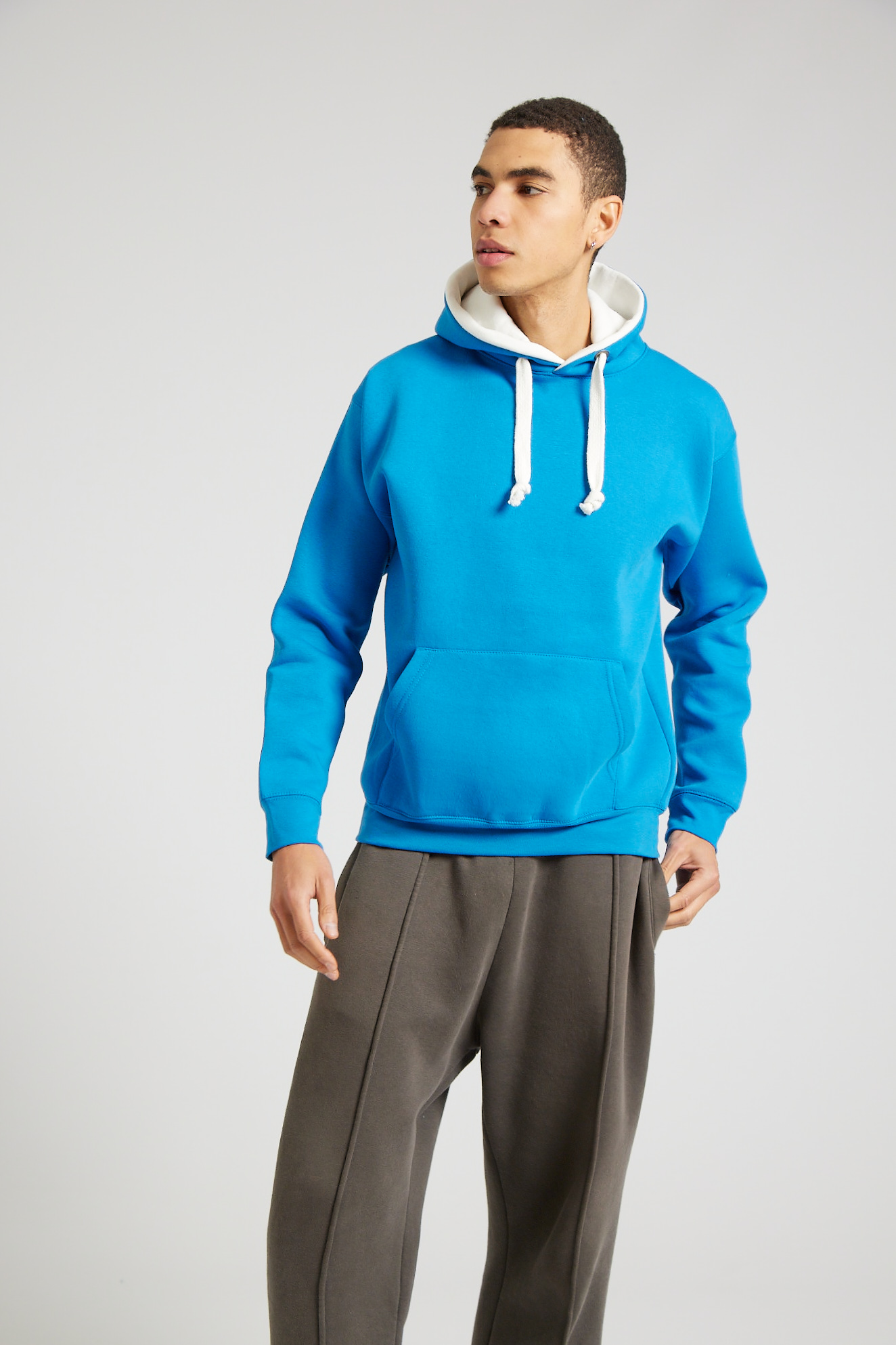 W73_Electric Blue White_26