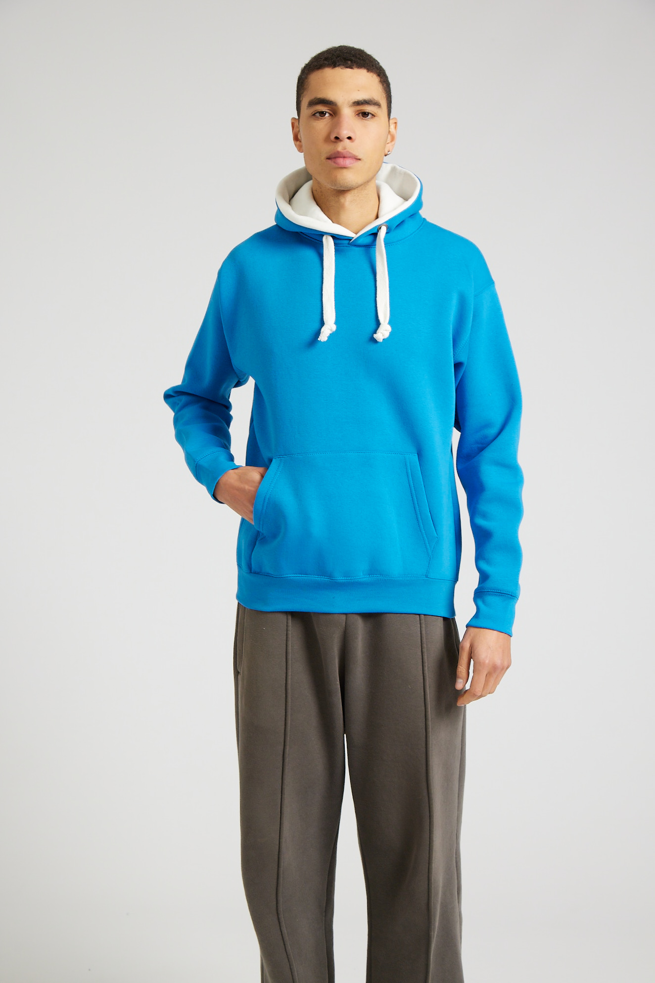 W73_Electric Blue White_30