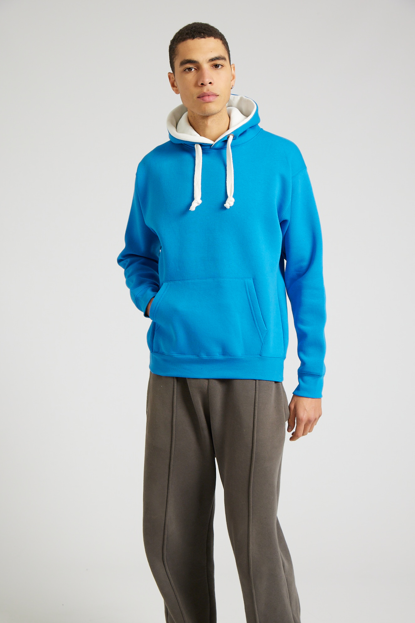 W73_Electric Blue White_32