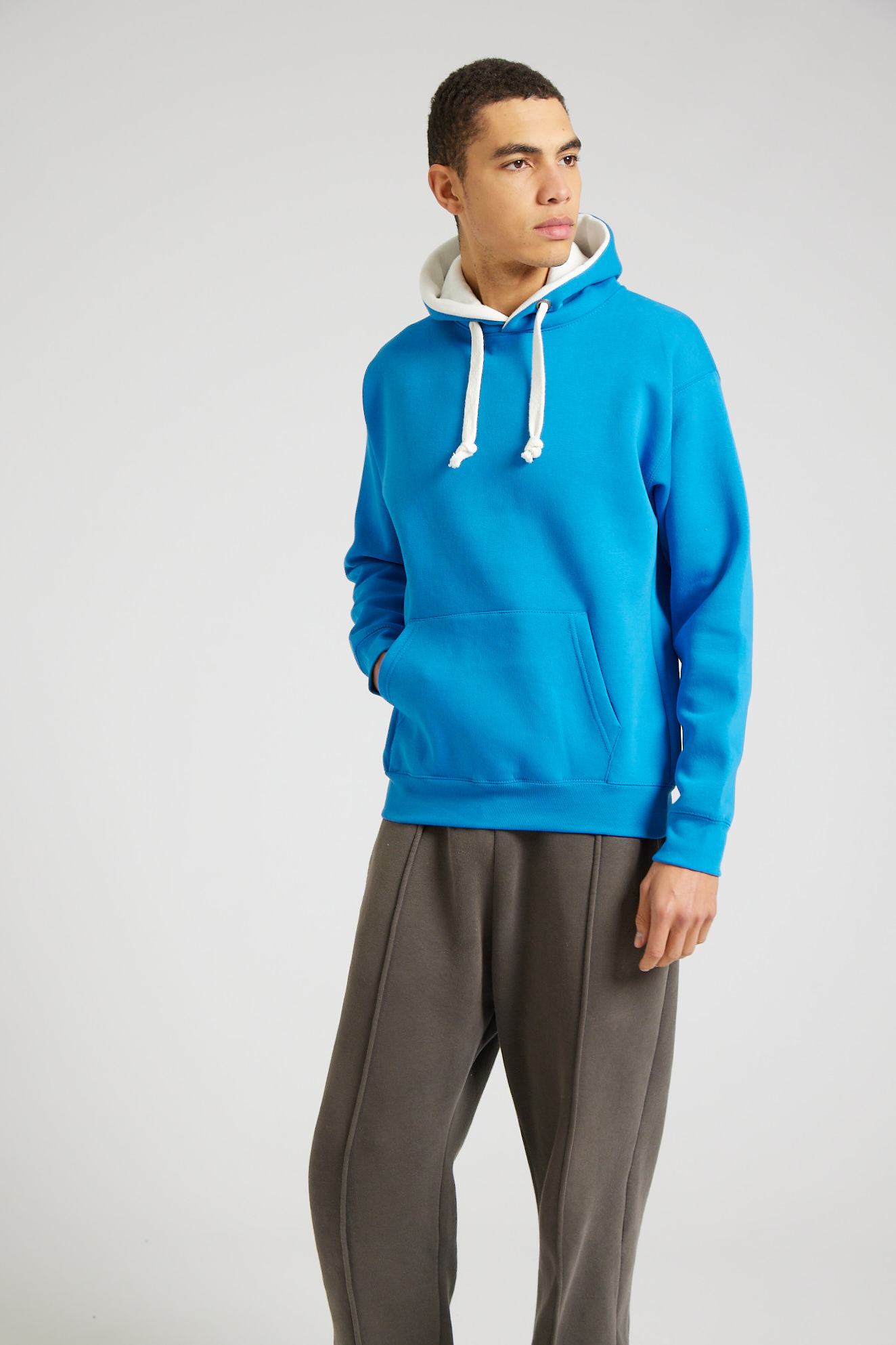 W73_Electric Blue White_33