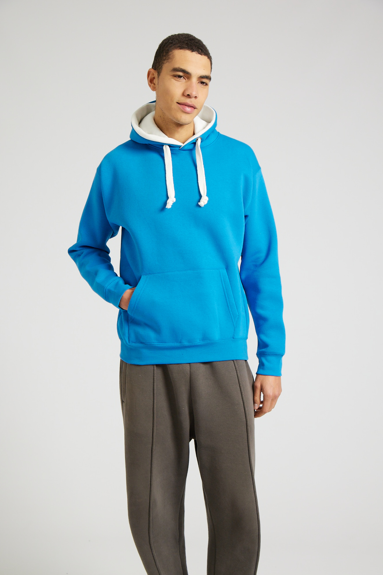 W73_Electric Blue White_37