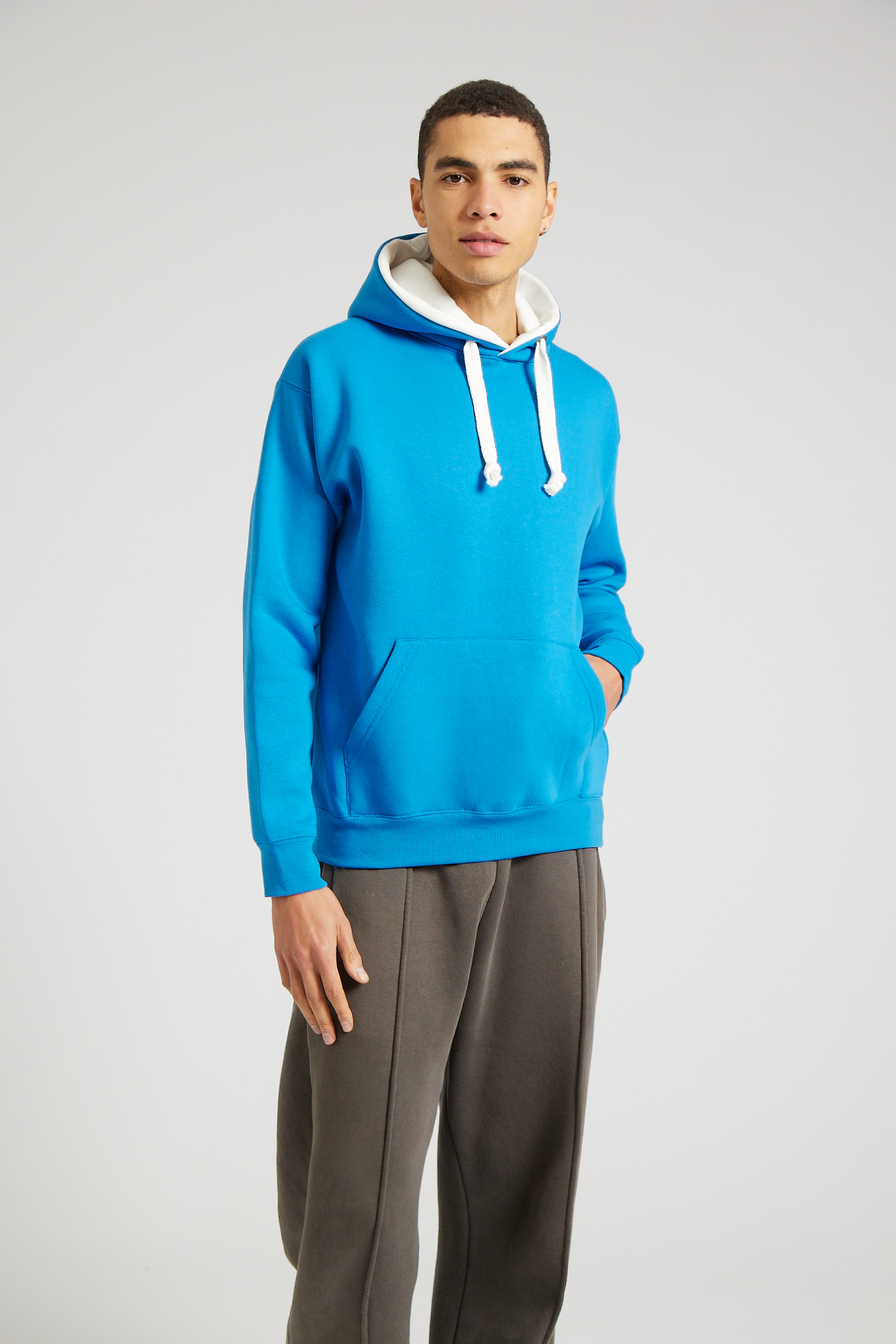 W73_Electric Blue White_39