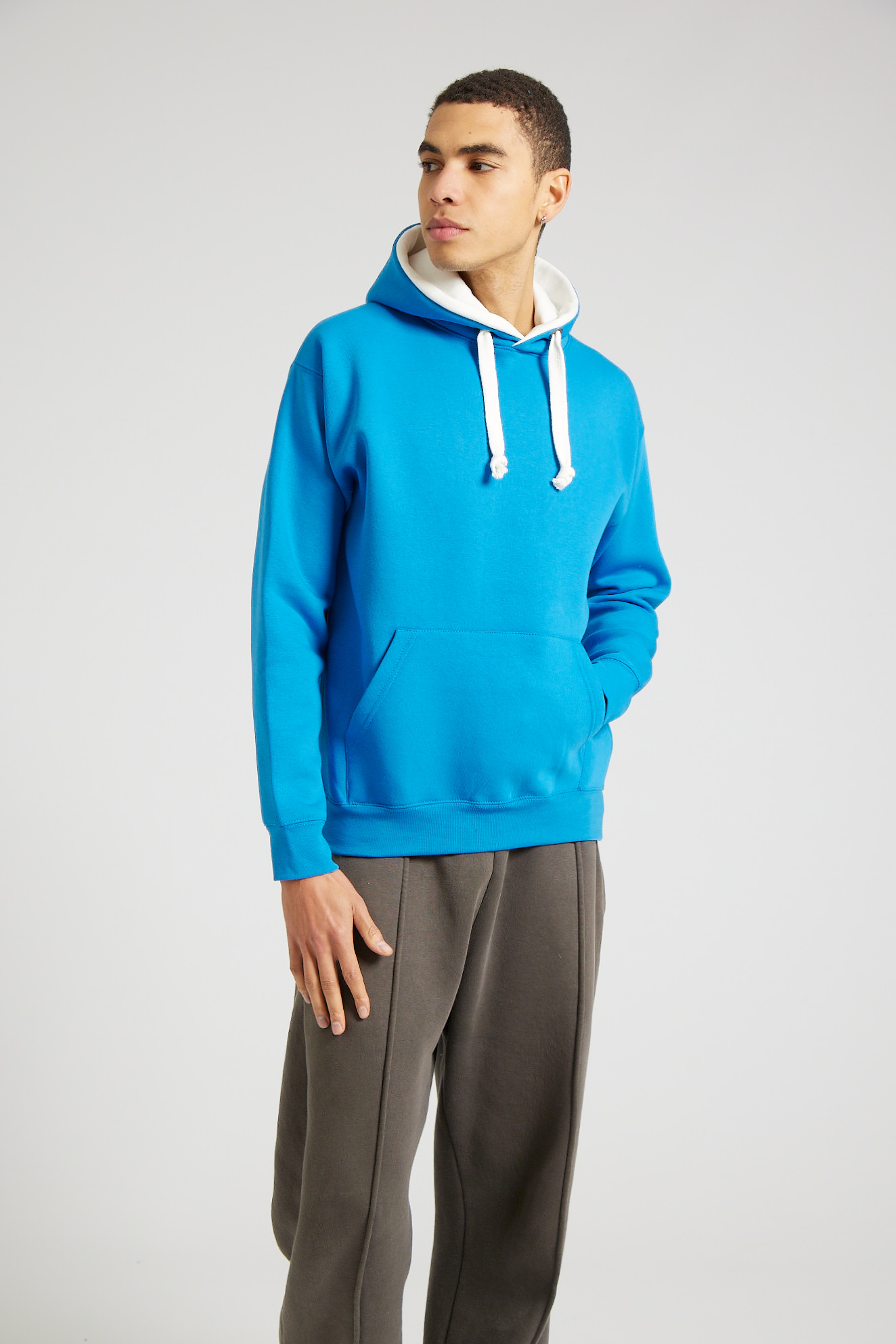 W73_Electric Blue White_40