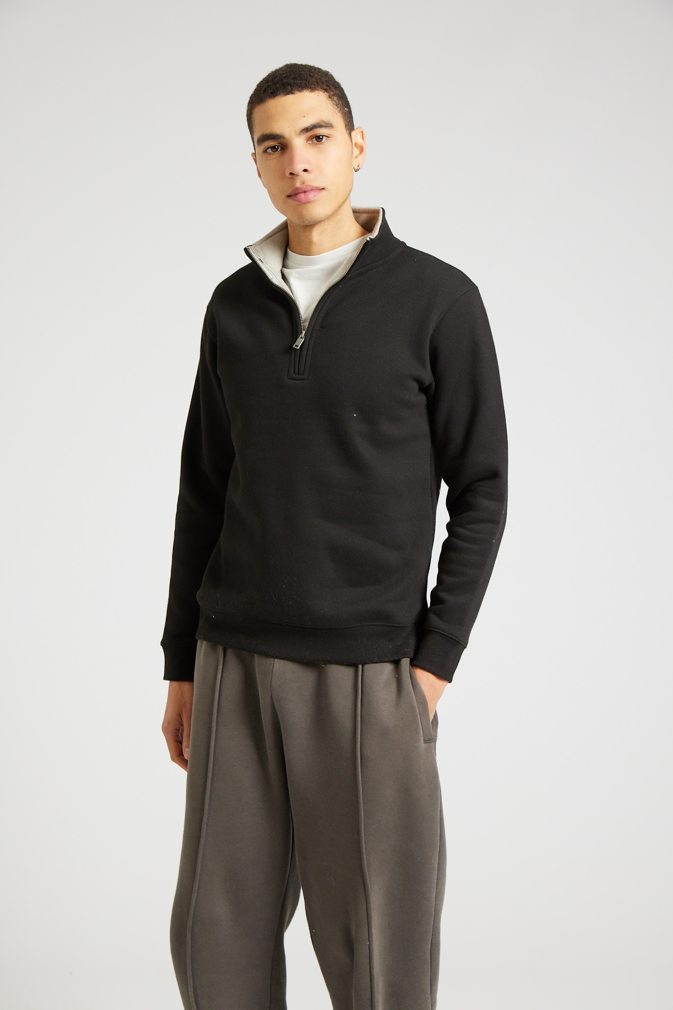 W75_Black Grey Mist_06