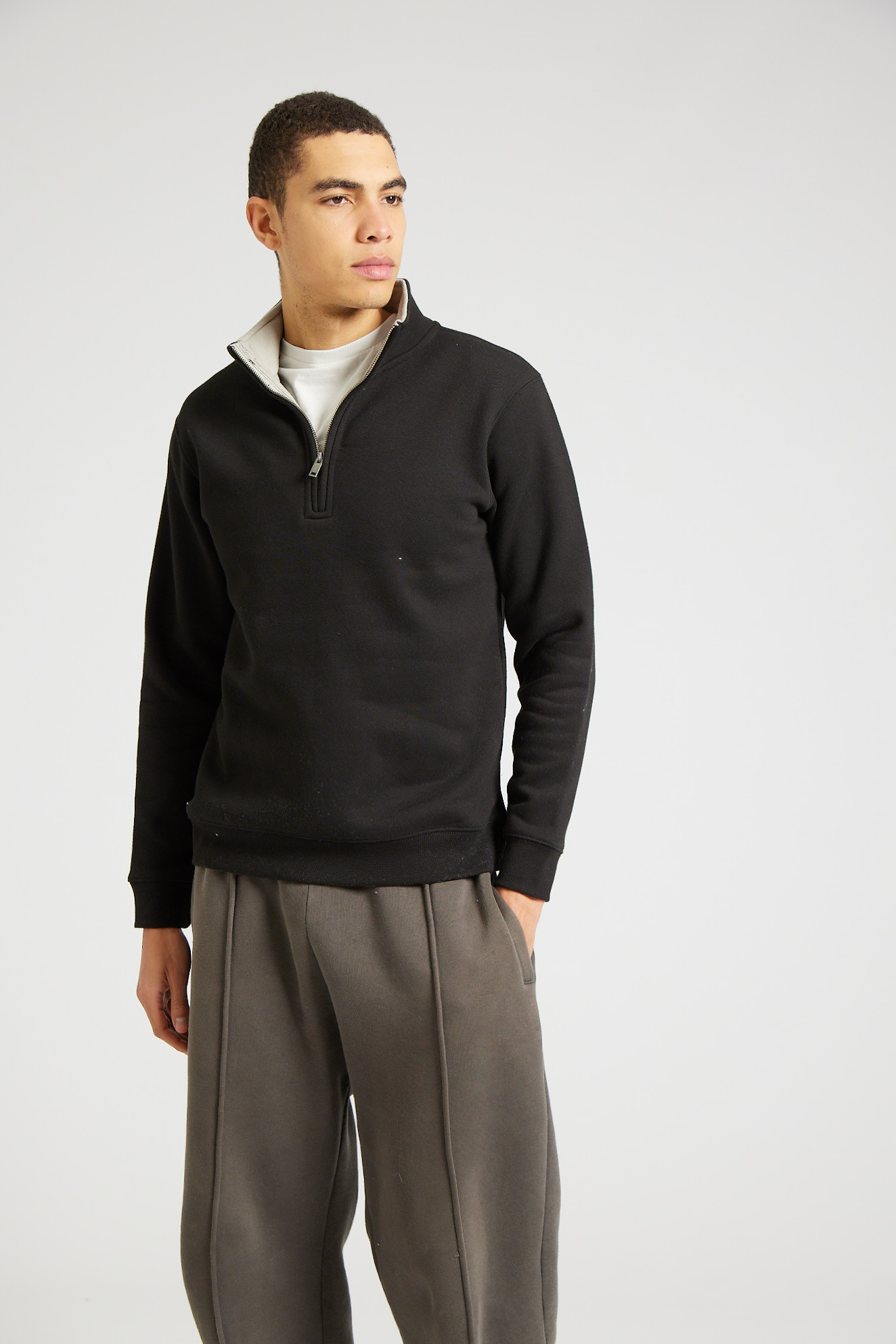 W75_Black Grey Mist_07