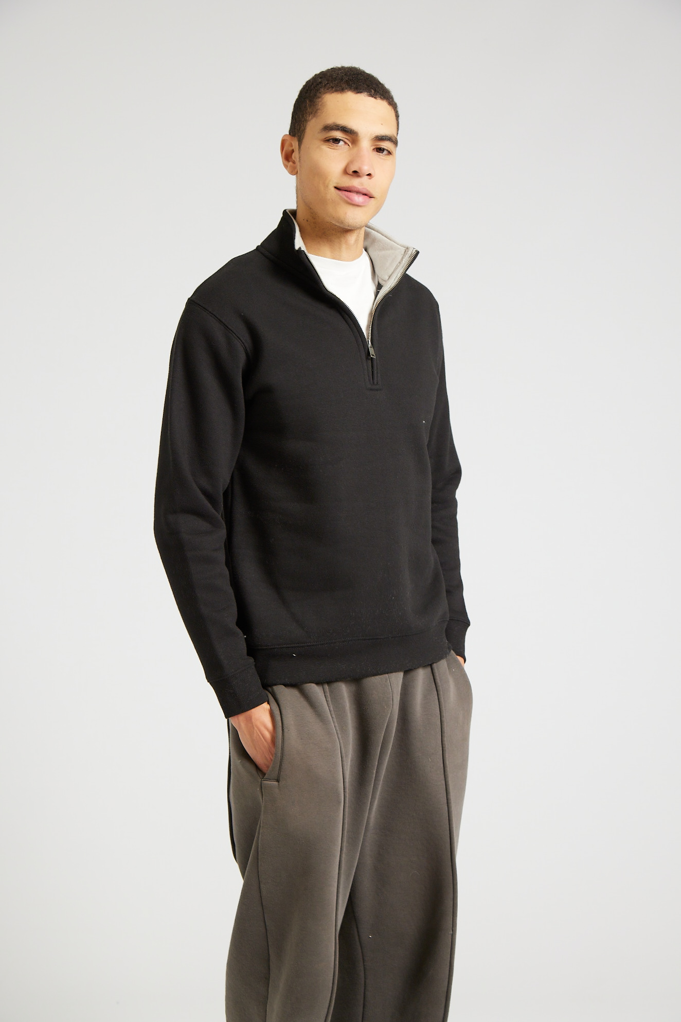 W75_Black Grey Mist_12