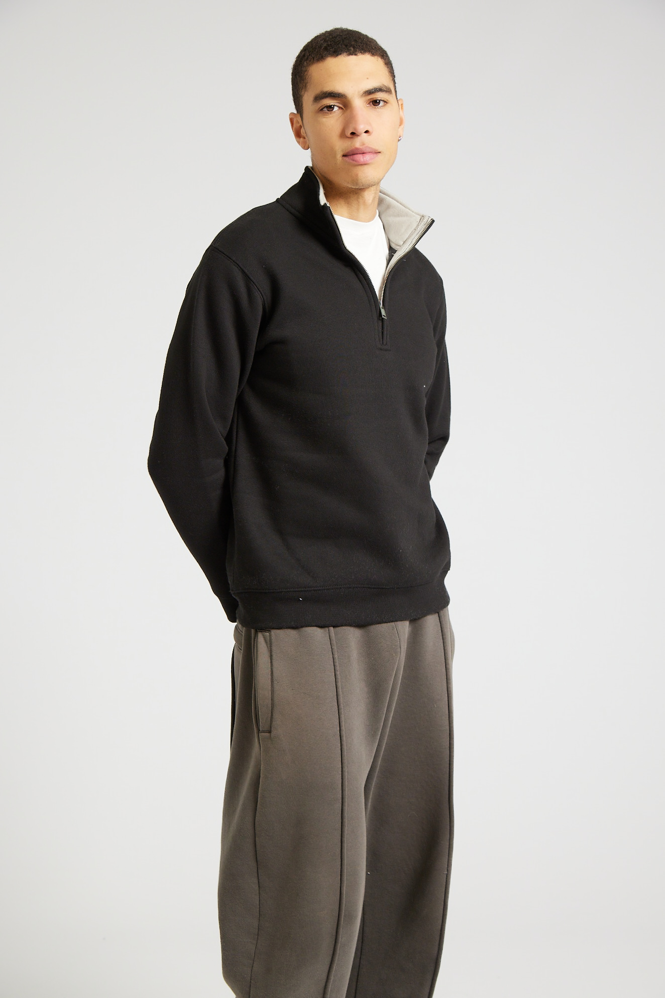 W75_Black Grey Mist_15