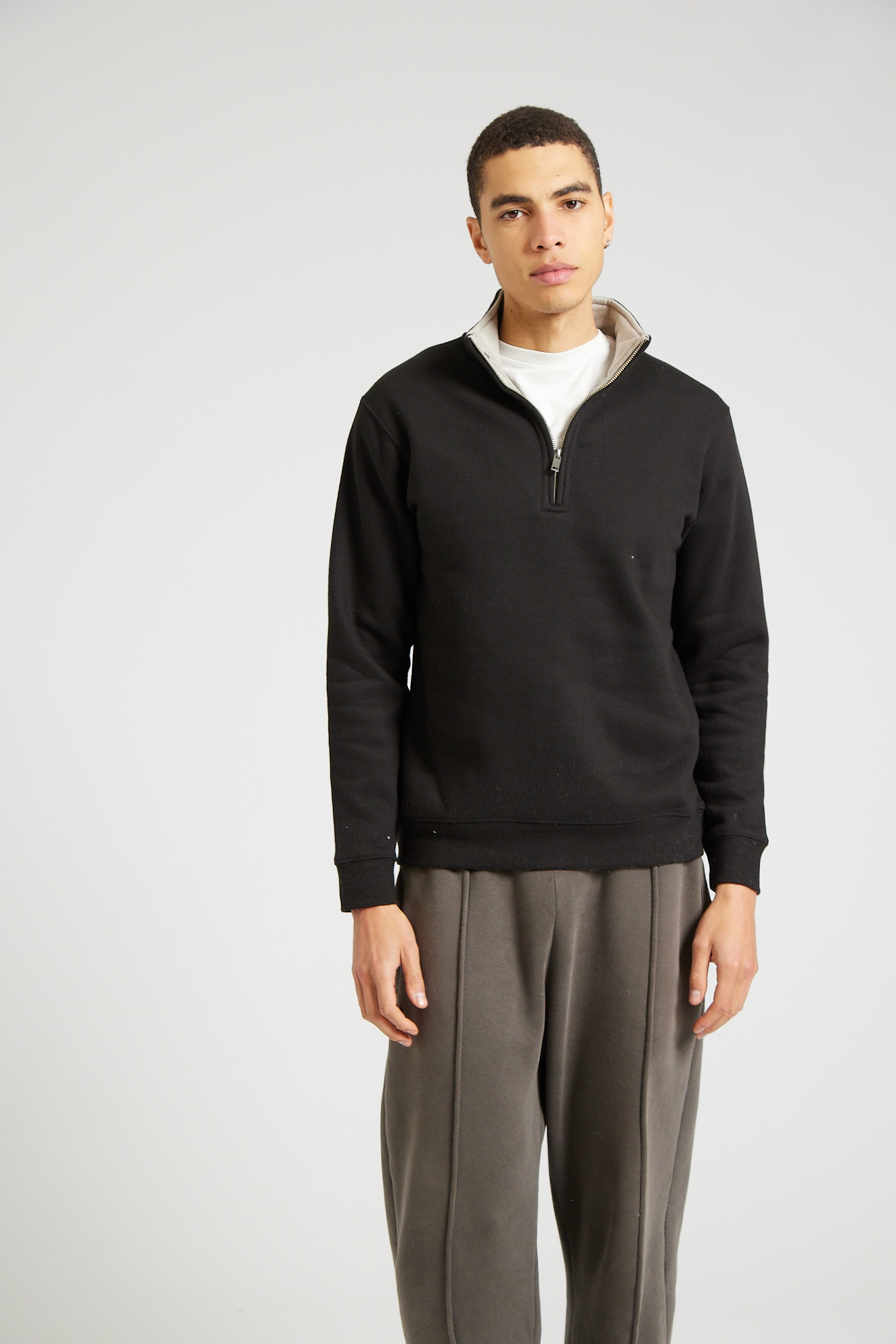 W75_Black Grey Mist_18