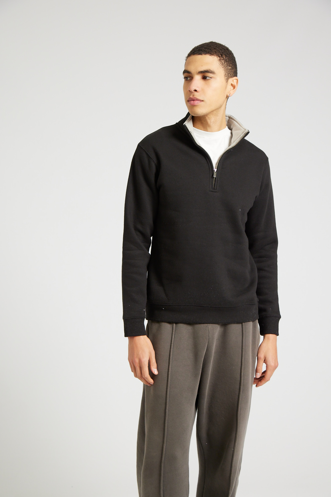 W75_Black Grey Mist_19