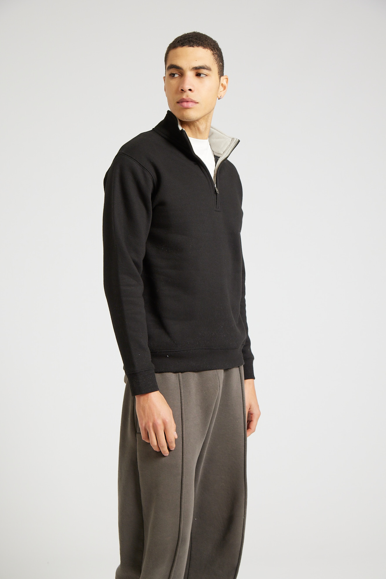 W75_Black Grey Mist_25