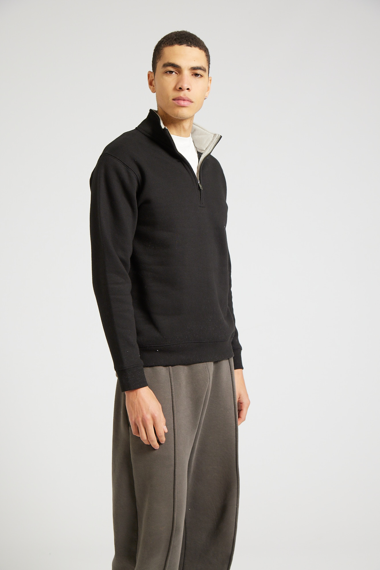 W75_Black Grey Mist_26