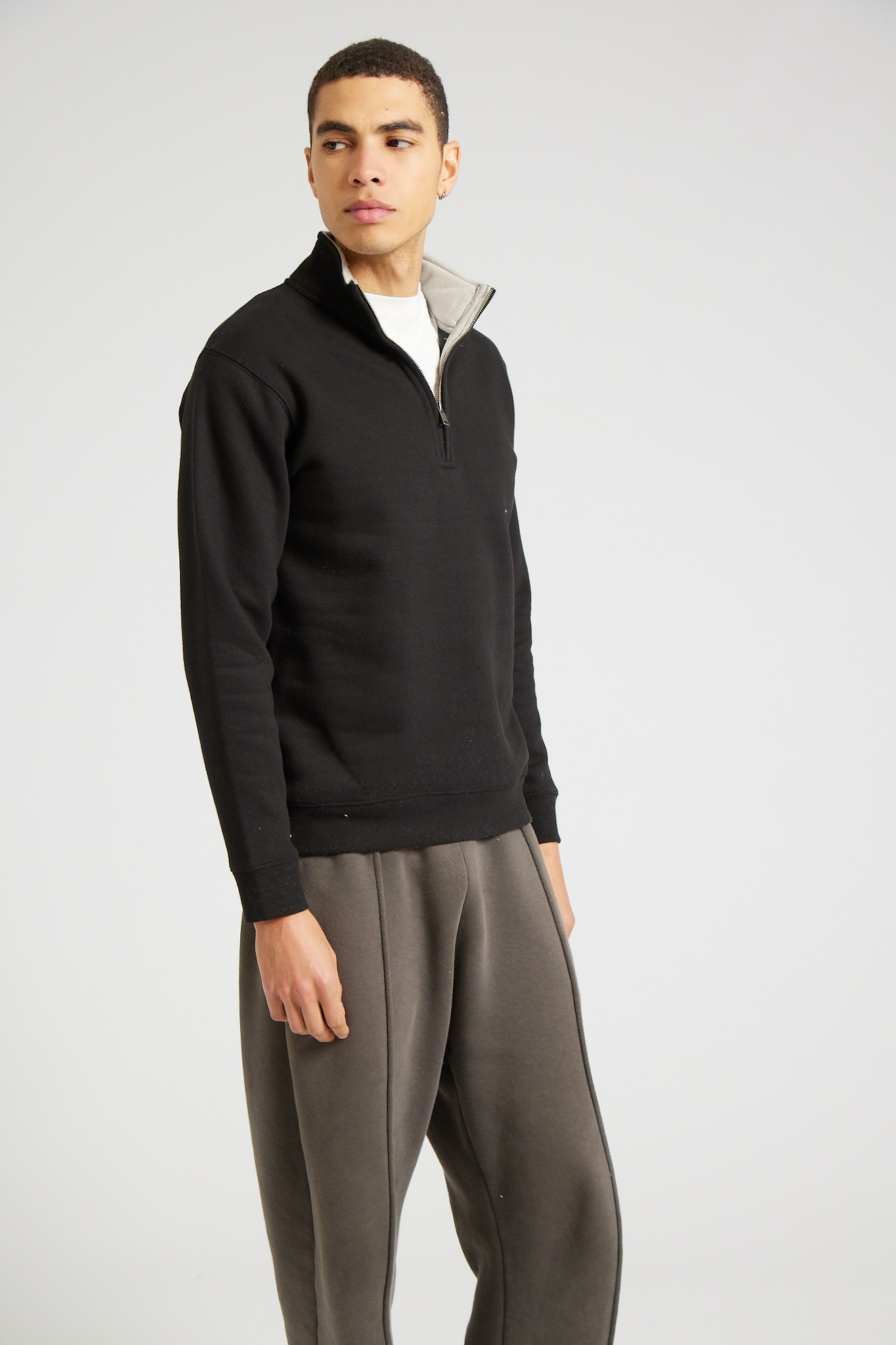 W75_Black Grey Mist_30