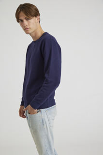 CR03-v2.0-Studio_375