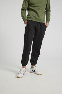 CR05-Studio_180