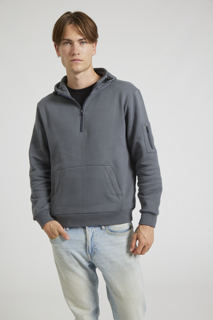 CR06-Studio_105