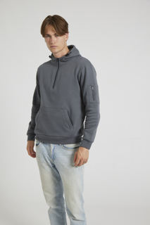 CR06-Studio_160