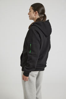 CR06-Studio_411