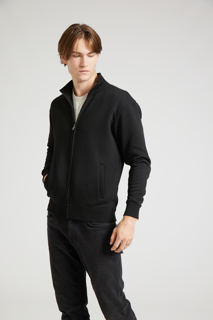 CR08-Studio_202