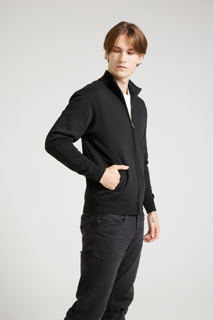CR08-Studio_220