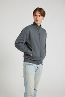 CR08-Studio_370